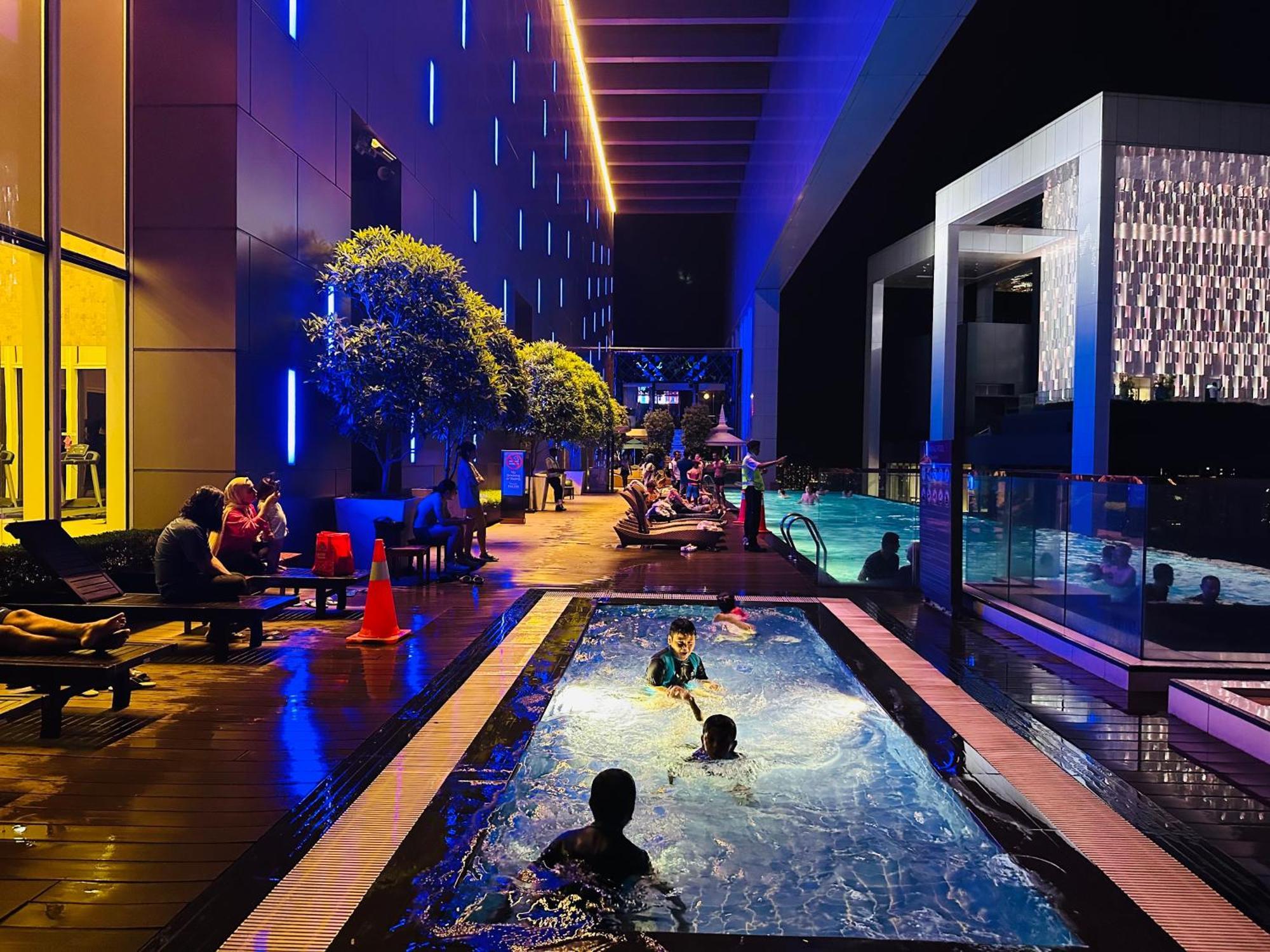 The Platinum Klcc By Moonlight Apartment Kuala Lumpur Exterior photo